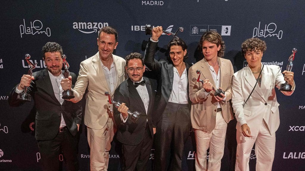 Elenco de la Sociedad de la Nieve en los Premios Platino
