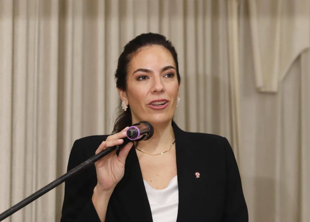 Claudia Centurión, ministra del MOPC.