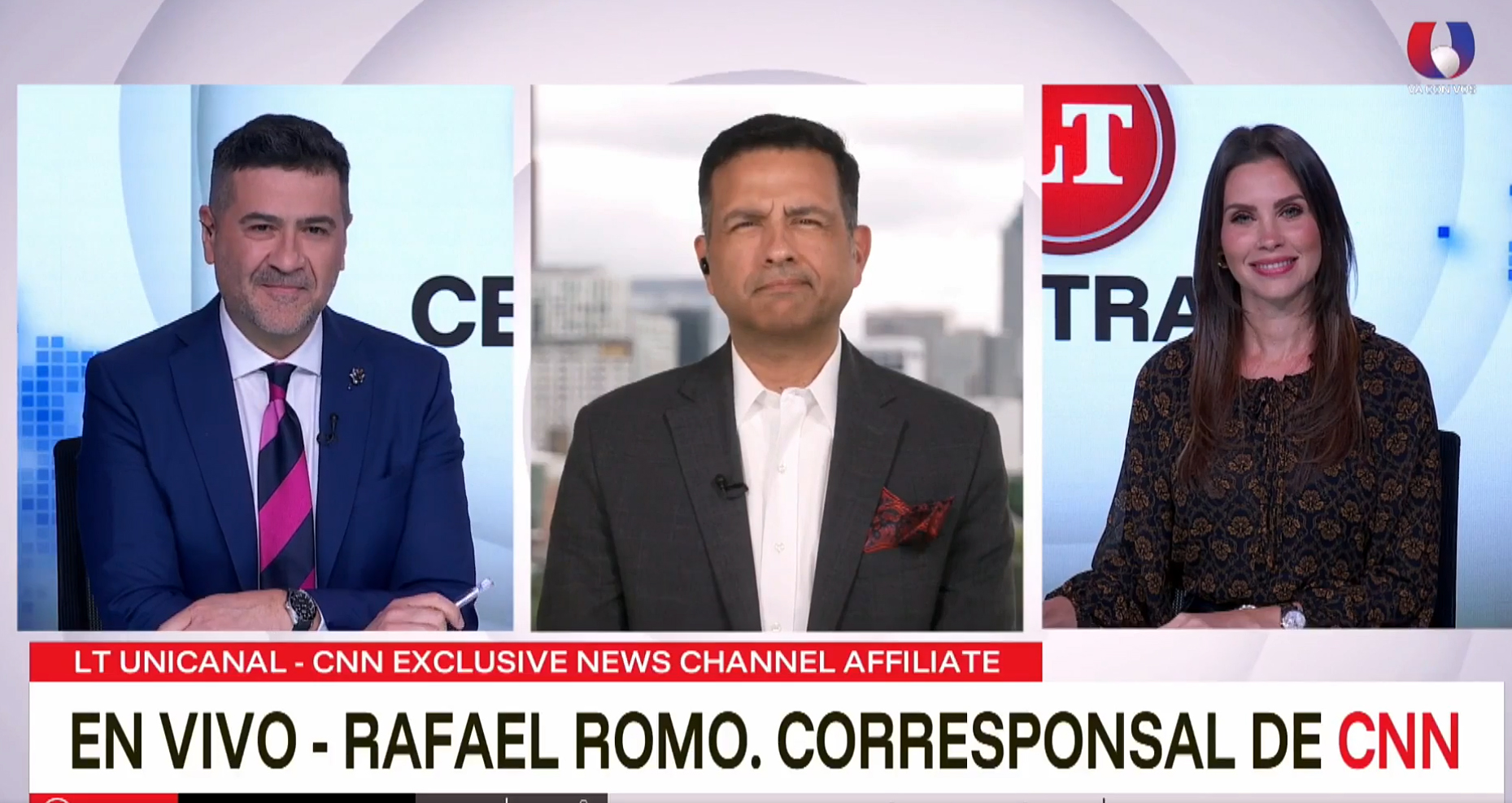 Los presentadores de Unicanal, Roberto Pérez (i) y Mercedes Almada dieron la bienvenida a la alianza con CNN con un contacto en vivo con el presentador Rafael Romo (c)