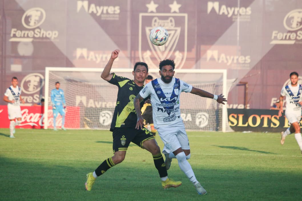 Recoleta FC y Sportivo Ameliano en el Ricardo Gregor. Foto: APF