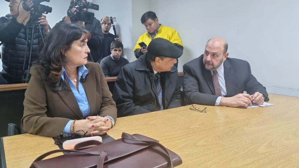 Bataglia llegó al Palacio con sus abogados-Foto Gentileza