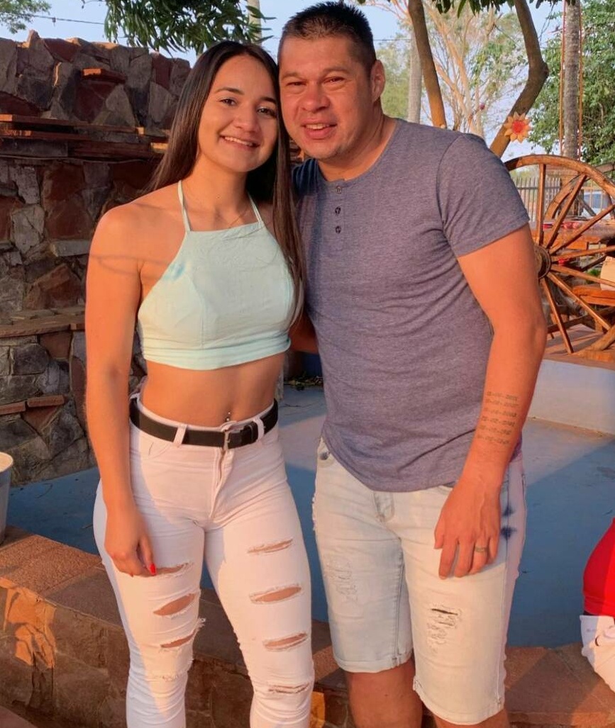 Jorge "Mono" Brítez y su pareja, Fio Estigarribia. (Foto: @fioestig)