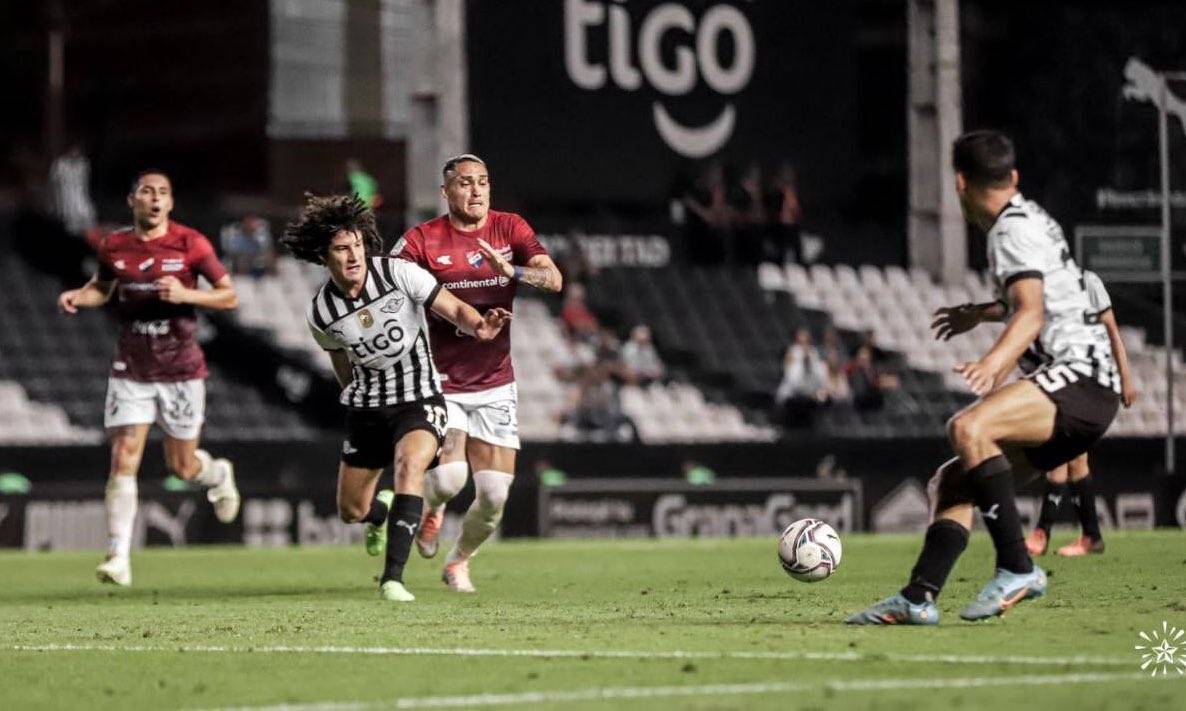 Imagen del partido que Nacional le ganó a Libertad, en "La Huerta", por 1-0. FOTO CLUB LIBERTAD