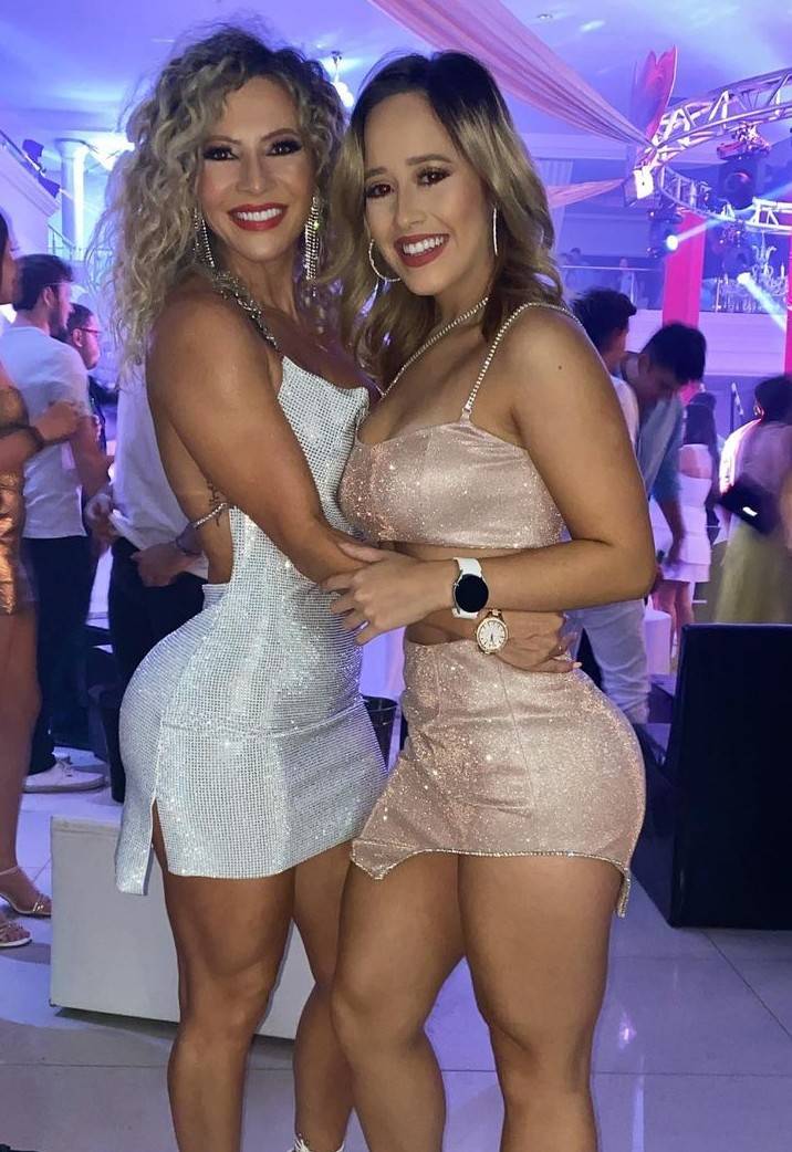Con su hija, la cantante Bruna Salinas. @normasannchez