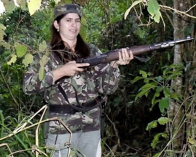 Lourdes Ramírez de Ramos, todavía joven, cuando era guerrillera del "EJército de Mariscal López (EML)".