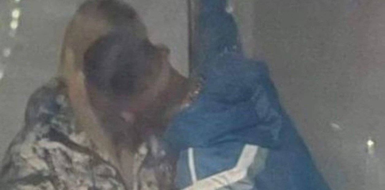 Esta foto se viralizó el fin de semana. Dijeron en Argentina que el cantante y la ahora ex de Icardi se estaban besando.