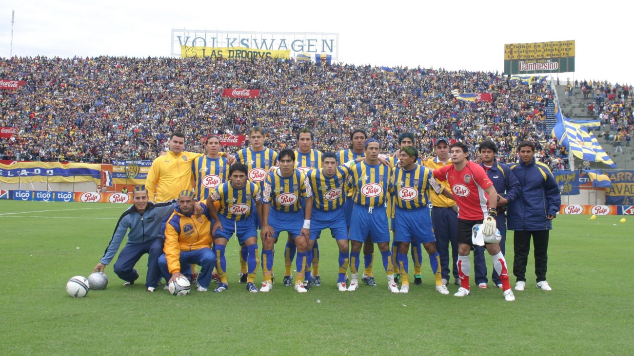 LO EXTRAÑAN. Equipo del Sportivo Luqueño, campeón del 2007.