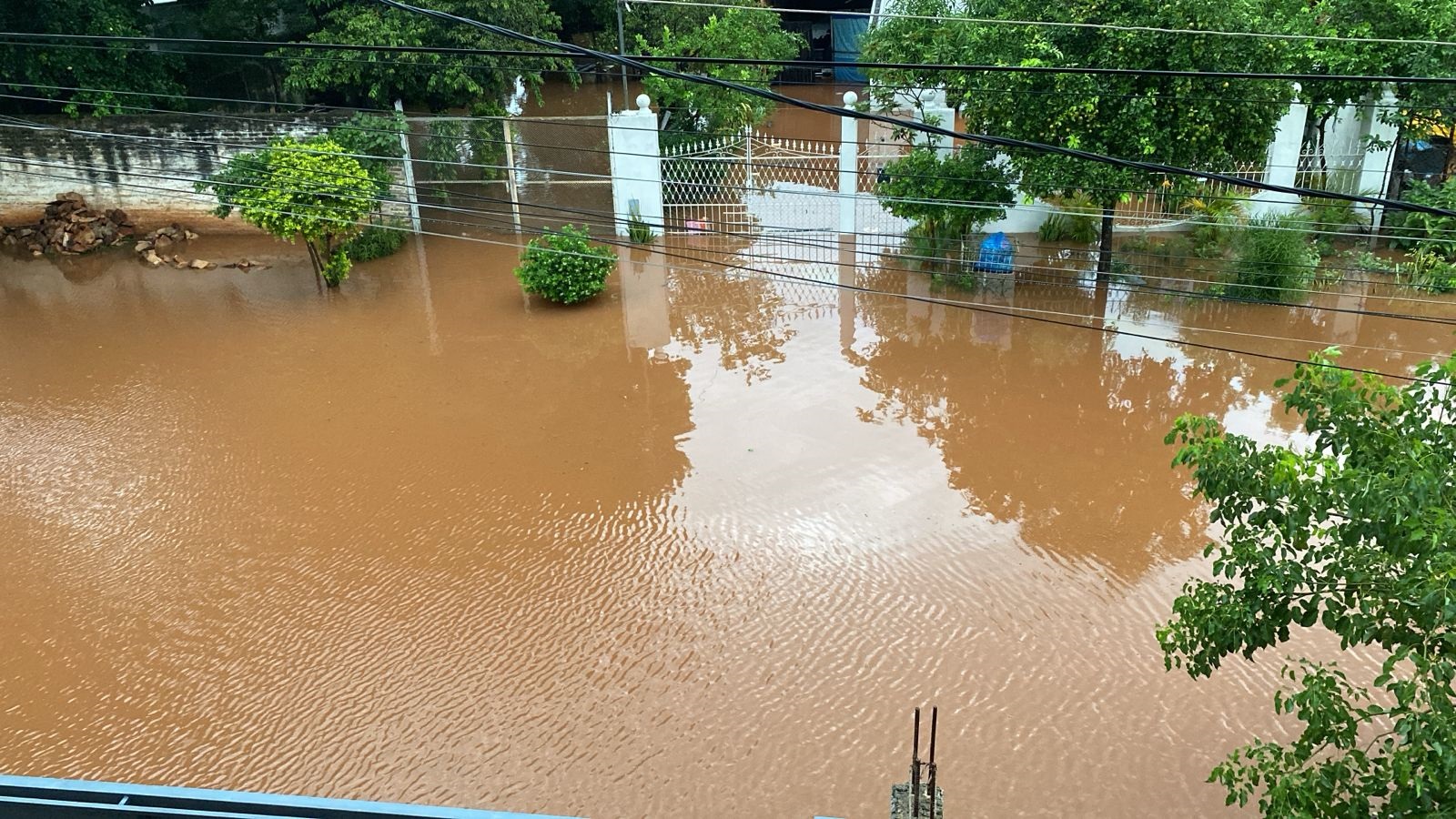 Intensas lluvias inundaron viviendas en Luque. Foto: Gentileza