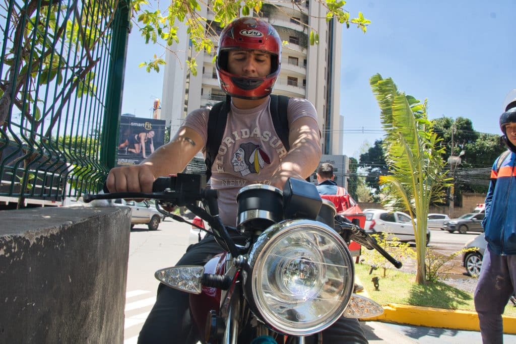 Trabajadores de motoplataformas lamentan que las aplicaciones no colaboransuficientemente para resolver esta problemática de inseguridad.