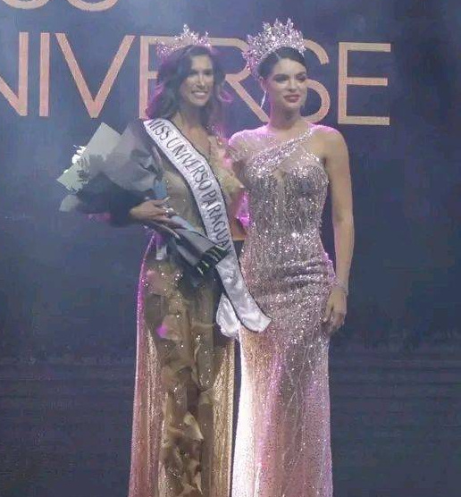 Leah Ashmore, Miss Universo Paraguay 2022, junto a Nadia Ferreira, Miss Universo Paraguay 2021. (FOTO: @leahashmore)