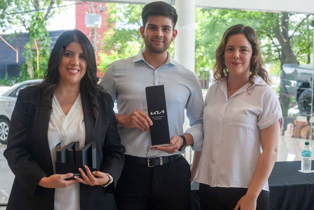 Samara Pestana, Isaac Cáceres y Alexandra Ratzlaff.