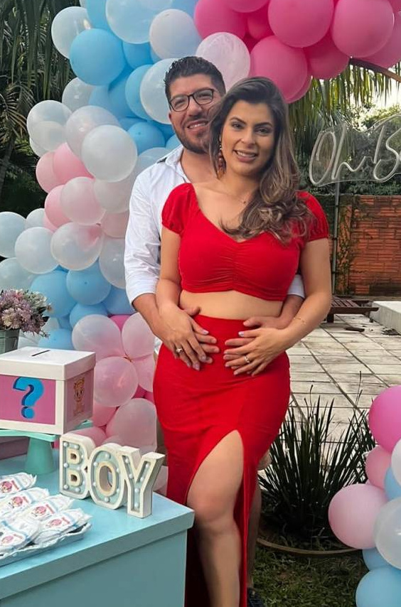 Marta Raviolo y su pareja, Seba Ocampos, los futuros papis. (FOTO: Gentileza)