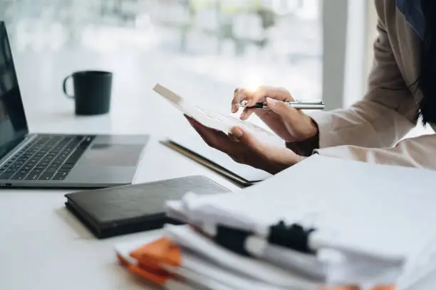A nivel mundial, el25 % del empleo está en riesgode transformación, una cifra que asciende al34 % en países de altos ingresos.