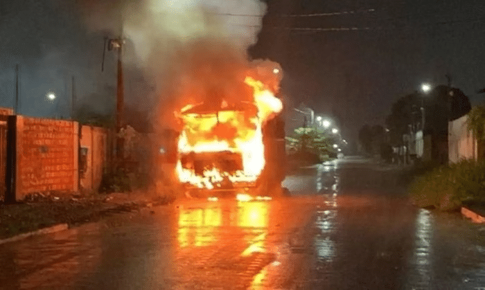 Autobuses incendiados en Porto Velho.