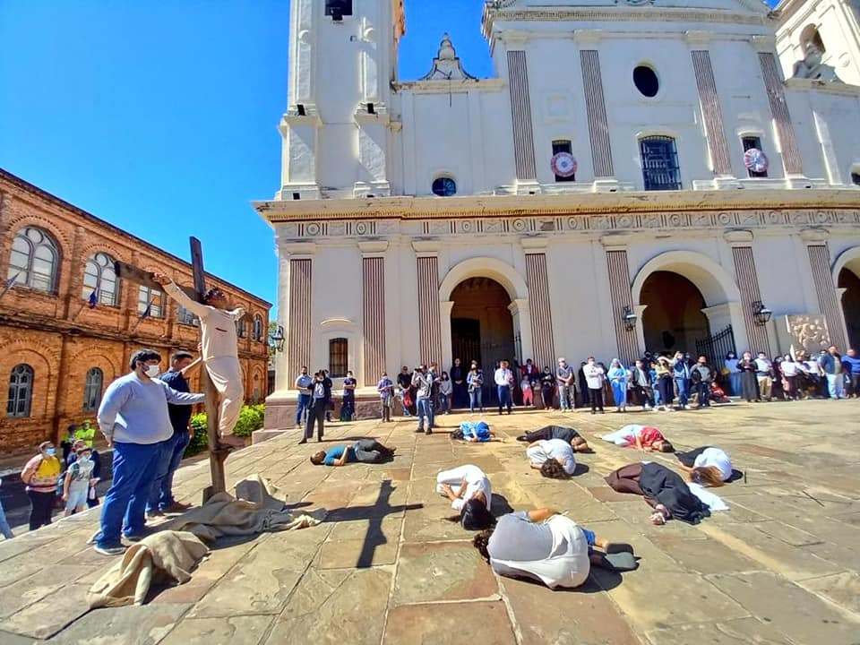 A las 19:00 horas, está previsto el Vía Crucis en el Parque Carlos Antonio López. Foto: Gentileza