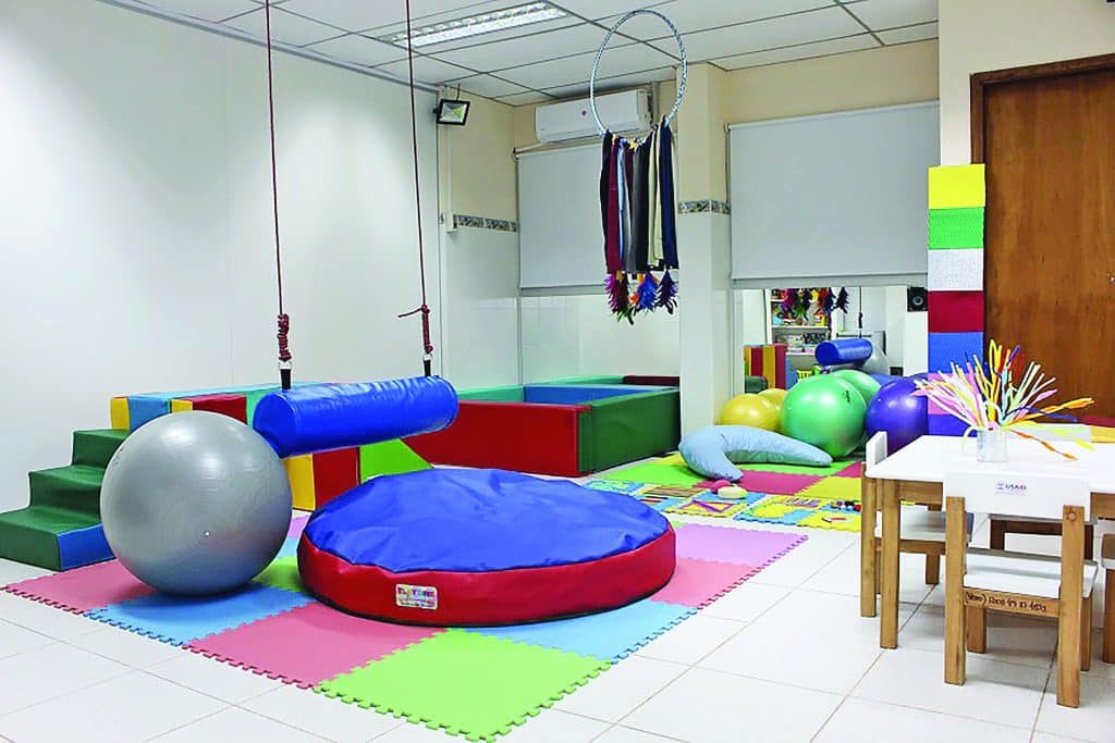 Foto referencial. La sala destinada a atención pedagógica y estimulación sensorial será uno de los espacios centrales en los futuros Centros de Apoyo a la Inclusión Educativa.