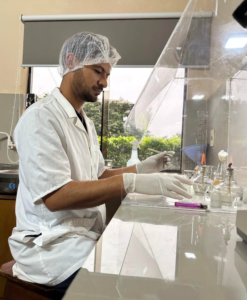 Manduvirá realiza el análisis del suelo de los proveedores de caña de azúcar para asegurar que se encuentra libre de quimicos, tal como se requiere para mantener la certicificación de producto orgánico.