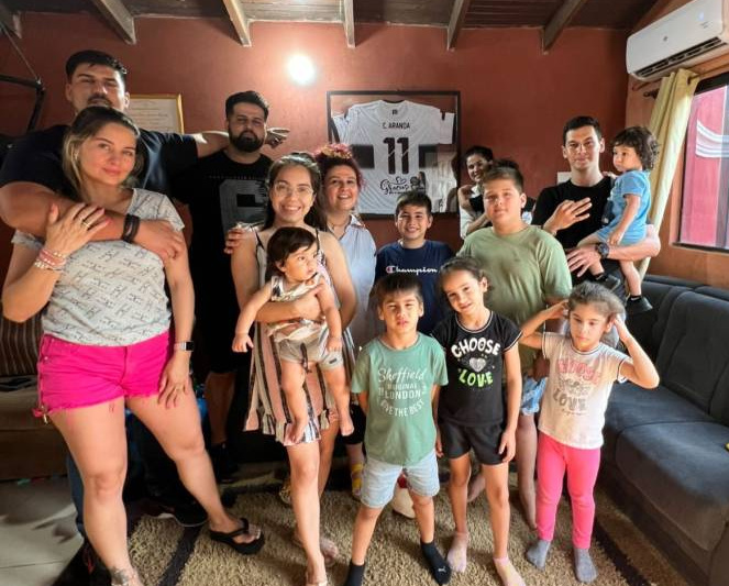 La familia de Cristina Aranda disfrutó de la victoria franjeada y con "Vita" más que presente. (FOTO: @vito_aranda91)