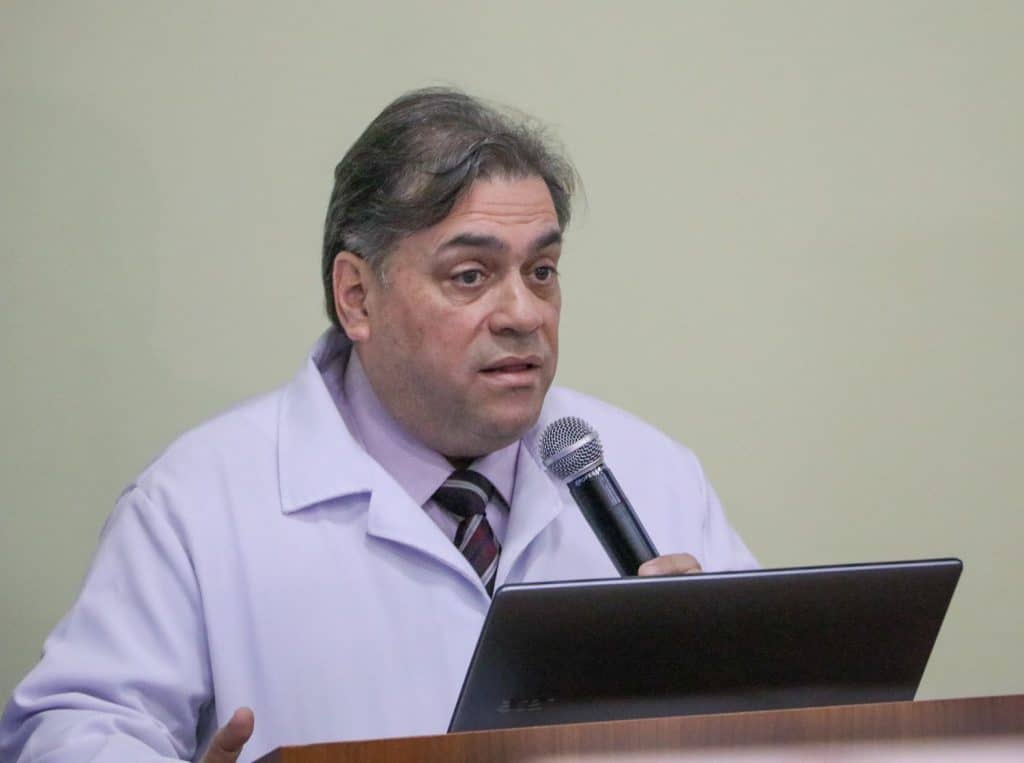 Doctor Saúl Zaputovich, Cenquer