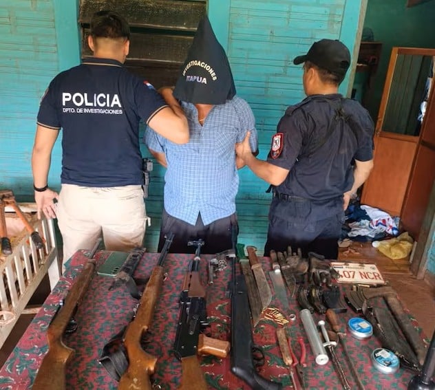Armas encontradas en poder del detenido Eugenio Arévalo Sosa.