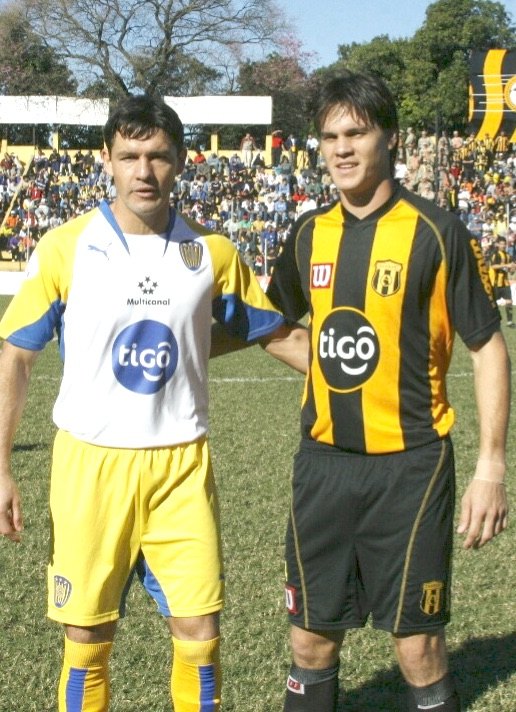 Valentín y Eduardo, en un partido donde se enfrentaron.