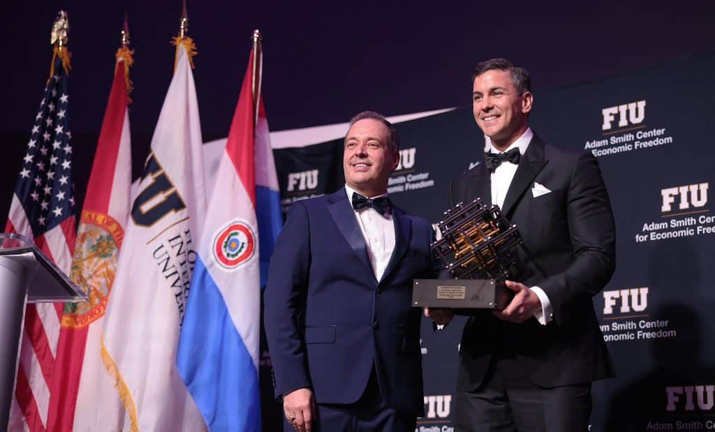 El presidente de la República,Santiago Peñarecibió el Premio“Champion of Freedom”del Centro Adam Smith en junio deaño pasado.