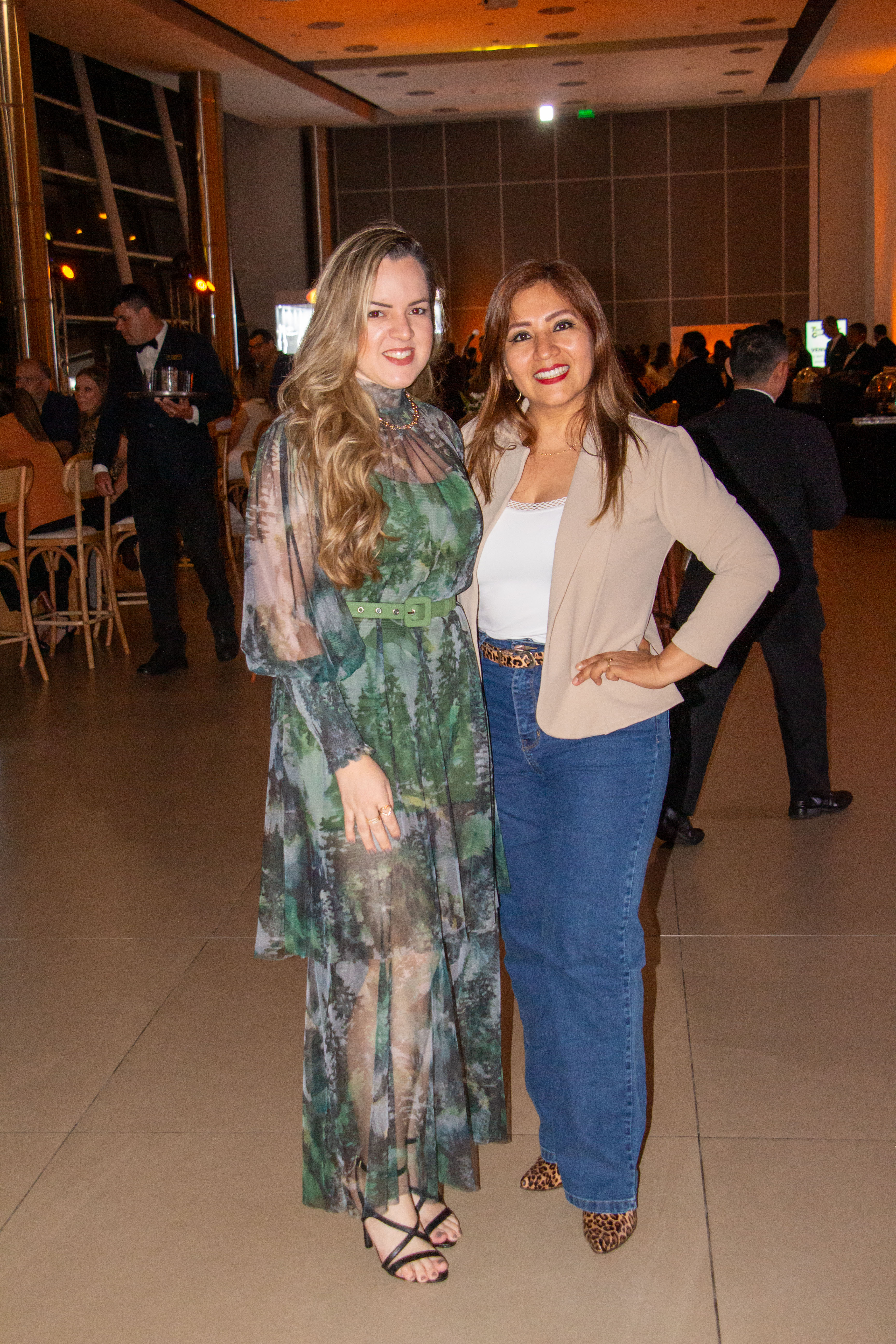 Alinne Bezerra y Delma Casas.