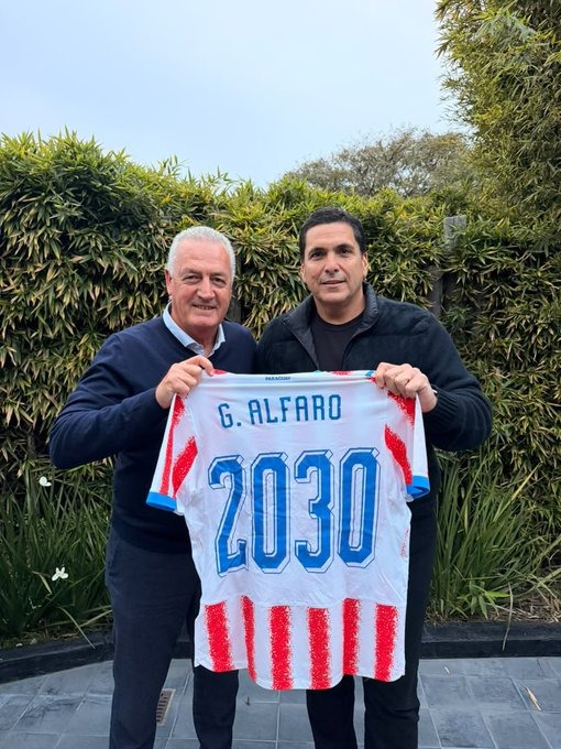 Gustavo Alfaro seguirá cazando utopías con la Albirroja. Foto: gentileza