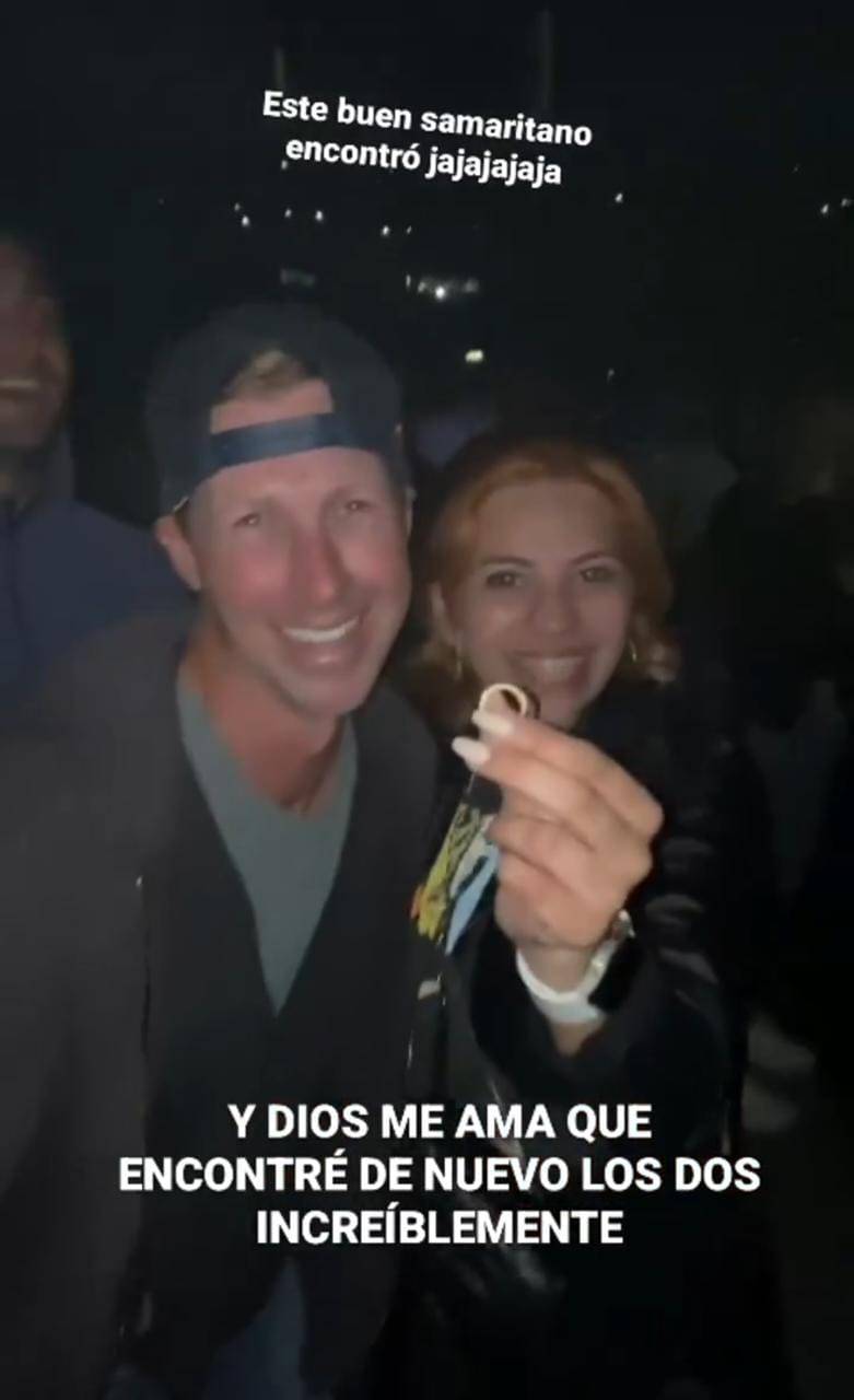 La periodista quedó asombrada al volver a encontrar su anillo de casada, pero más aún, cuando un desconocido le acercó el de compromiso. (Captura de pantalla)