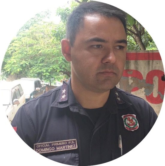 Oficial Domingo Martínez.