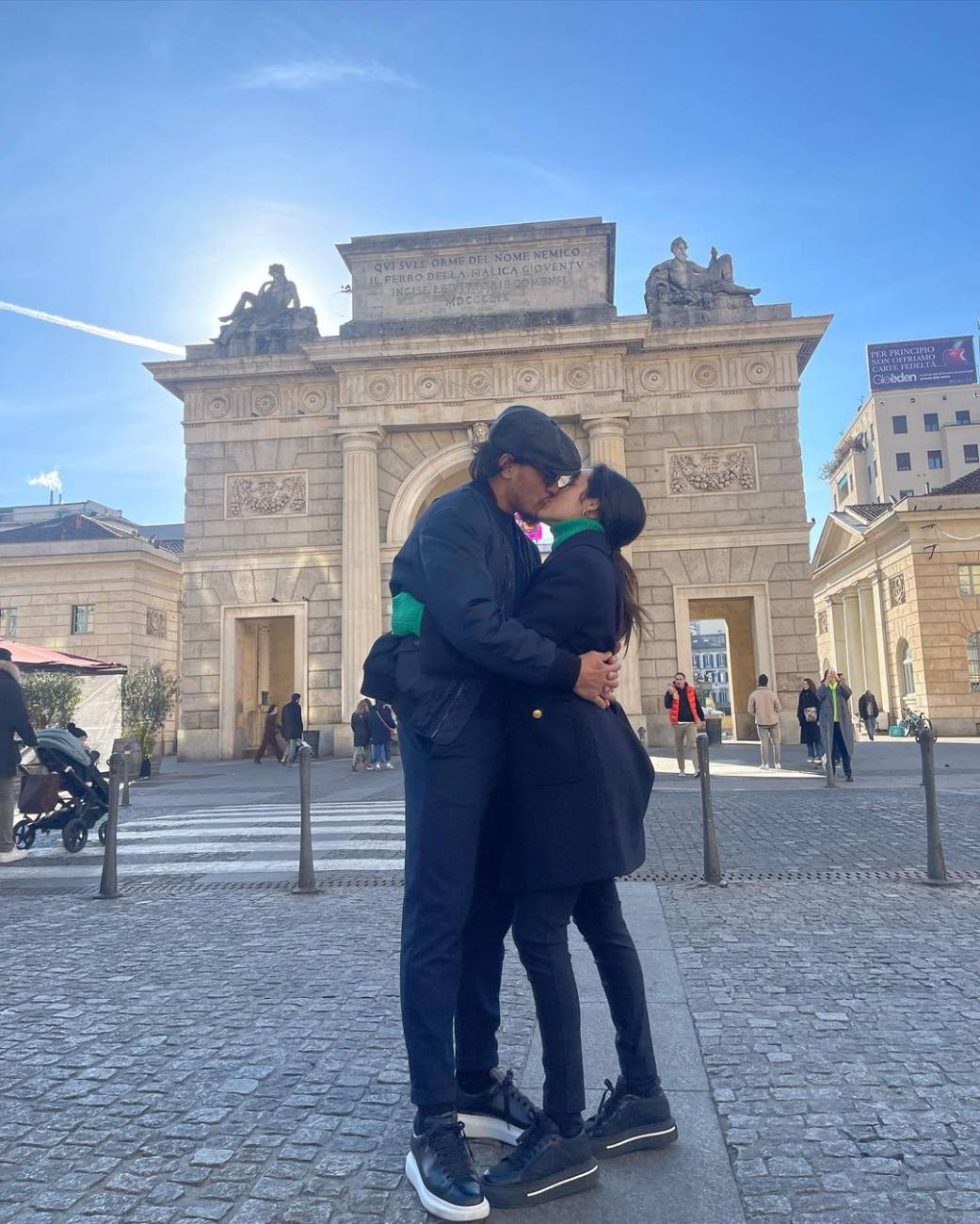 El pelotero Gustavo Gómez con su esposa Jazmín, románticos en Milan, Italia. @gustavogomez462