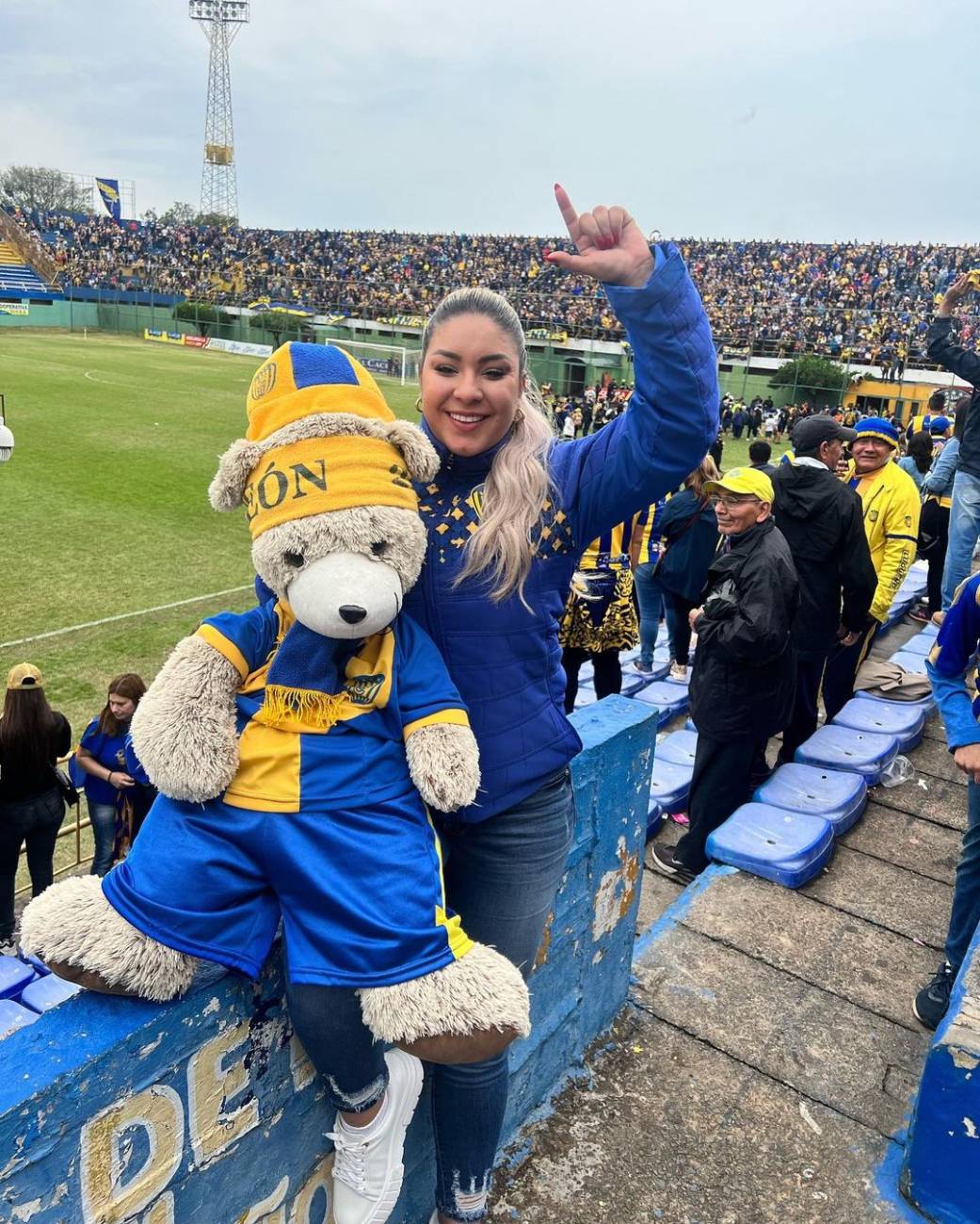 Fátima Román, celebrando ayer el triunfo del Sportivo Luqueño contra Colegiales. @fati_roman