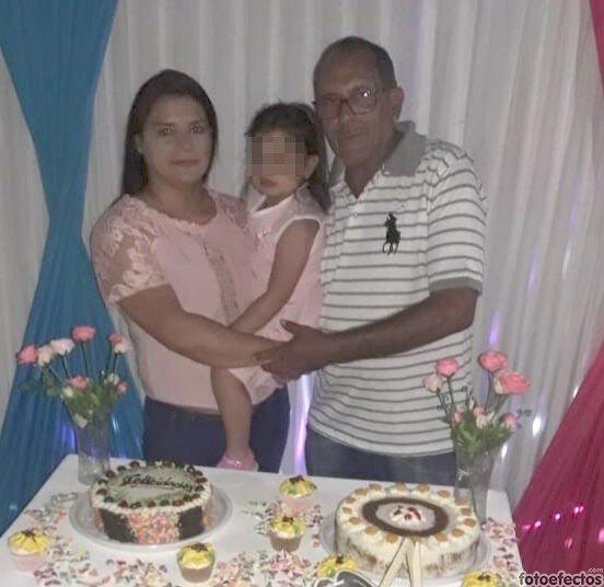 Con su hija más pequeña, Jazmín Alejandra.
