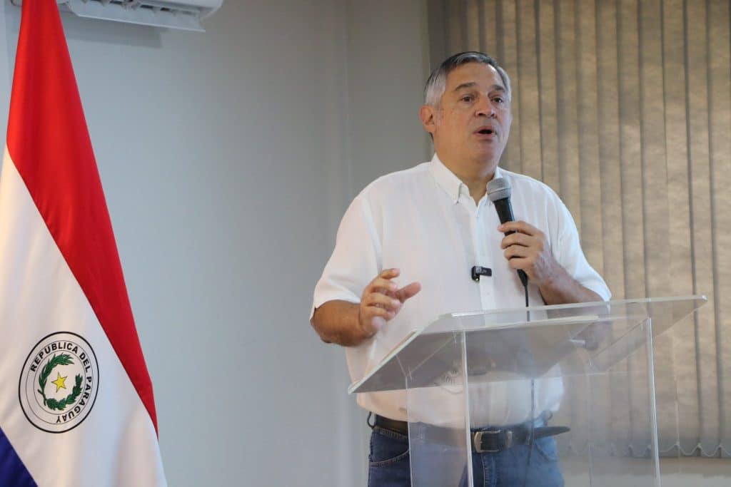 Ministro aclaró que los útiles escolares no tienen costo.