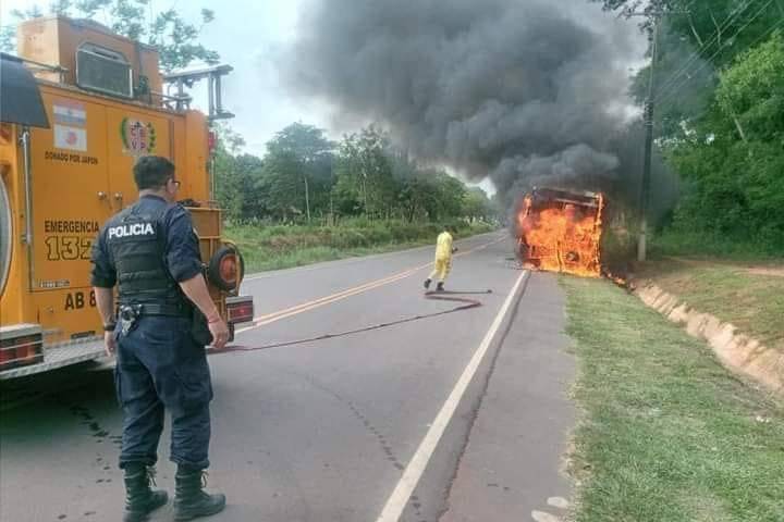 Según los bomberos, un cortocircuito pudo haber provocado el incendio. (Foto: Gentileza)