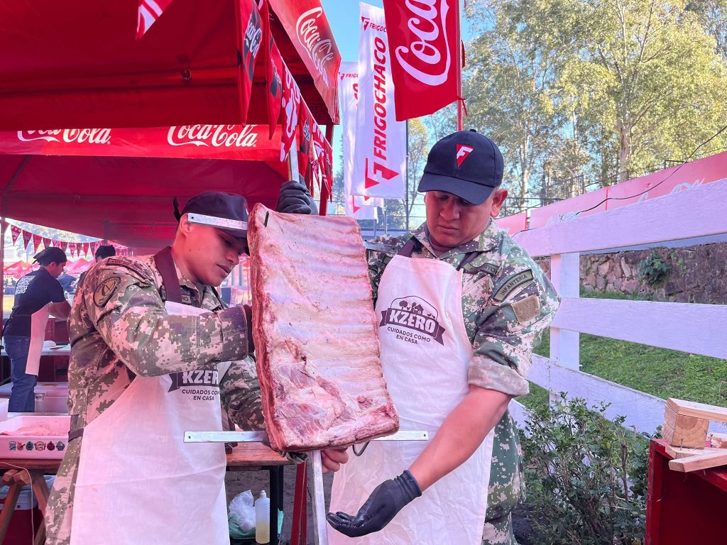 Personales del Ejército también participan de la Expo Asador.