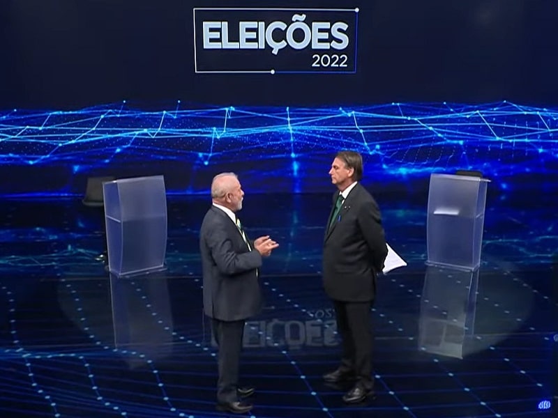 Lula encarando a Bolsonaro llamándolo mentiroso a cada momento, Bolsonaro de la misma forma. Foto: Band