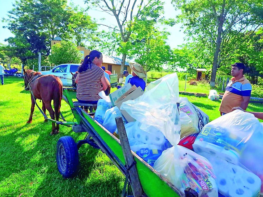 Los víveres llegaron con el fin de que las familias subsistan al menos un mes, mientras se recuperan económicamente.