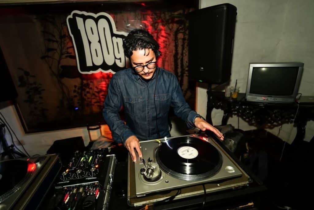 180 Gramos (DJ en vinilos)
