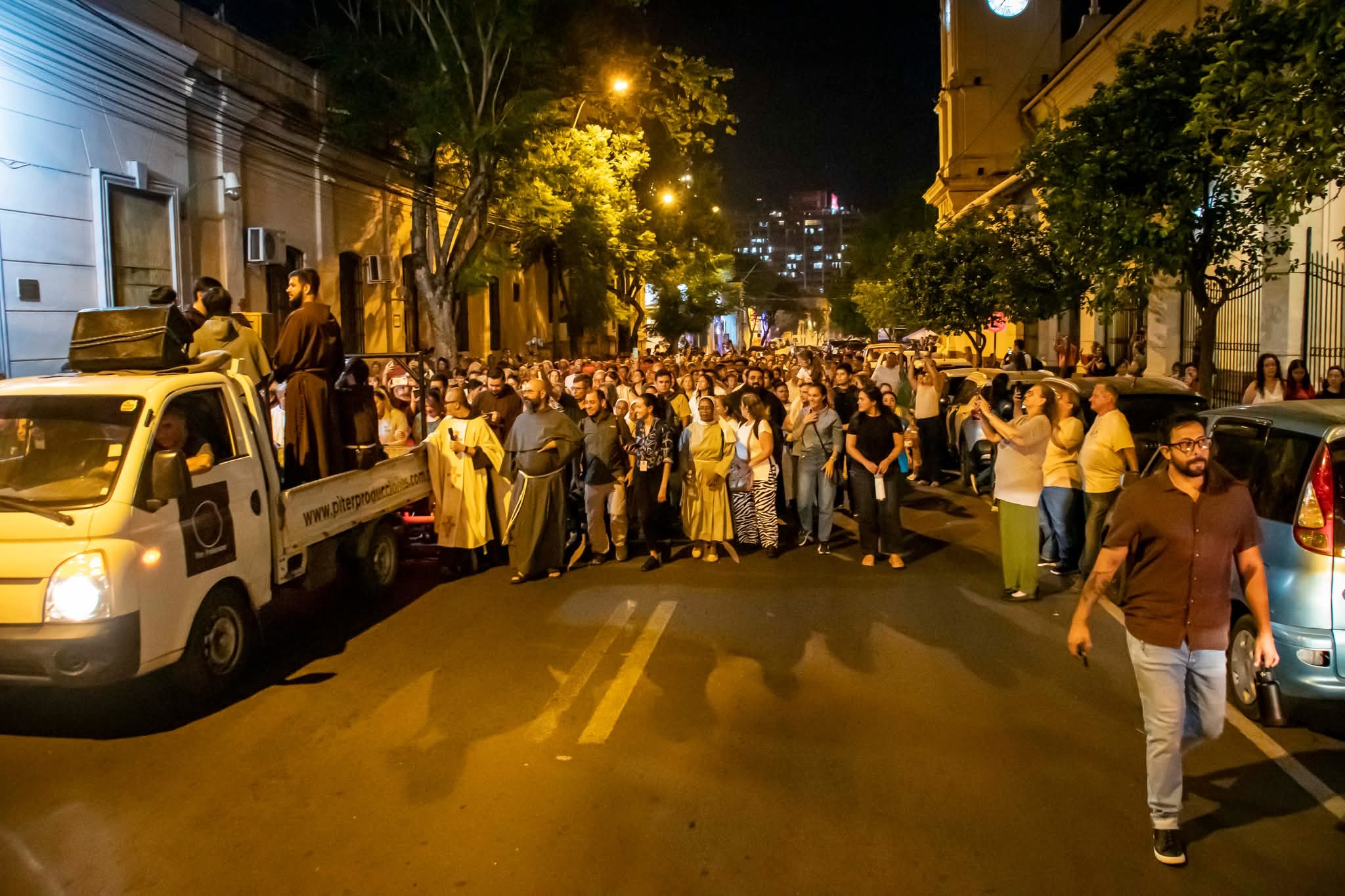 Fieles acompañaron la celebración y posterior procesión del relicario hasta la parroquia de San Francisco ubicada en la capital.