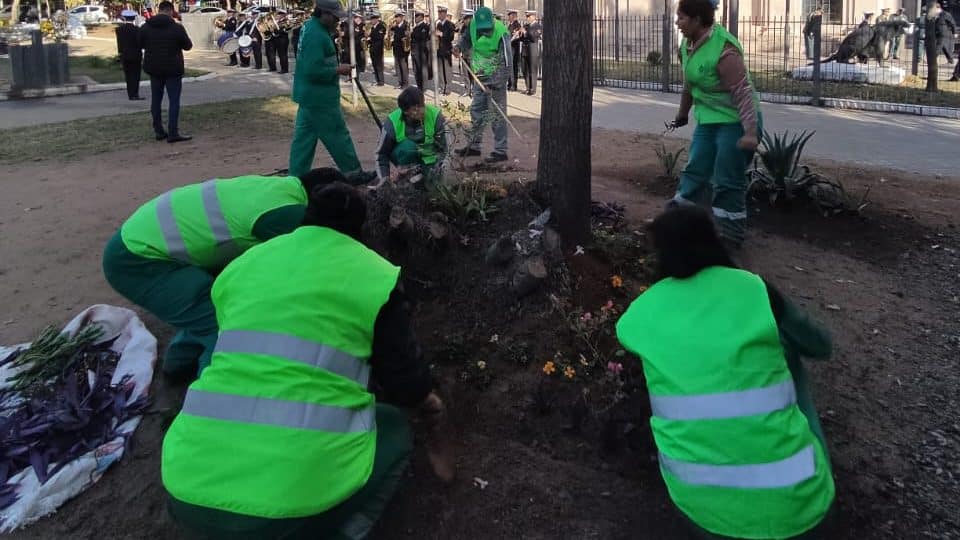 Los trabajadores siguieron cumpliendo con sus labores a pesar del atraso, según mencionó el administrador.