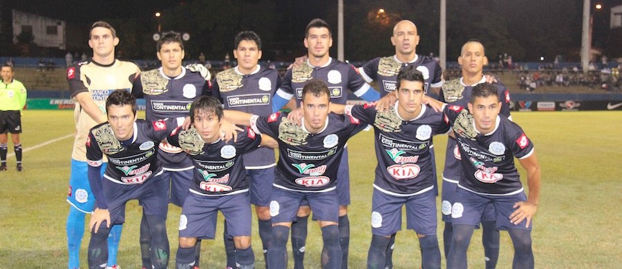 Equipo del 12 de Octubre, donde Mármol también estuvo.