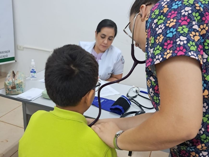 Más de doscientos alumnos recibieron atención médica integral.