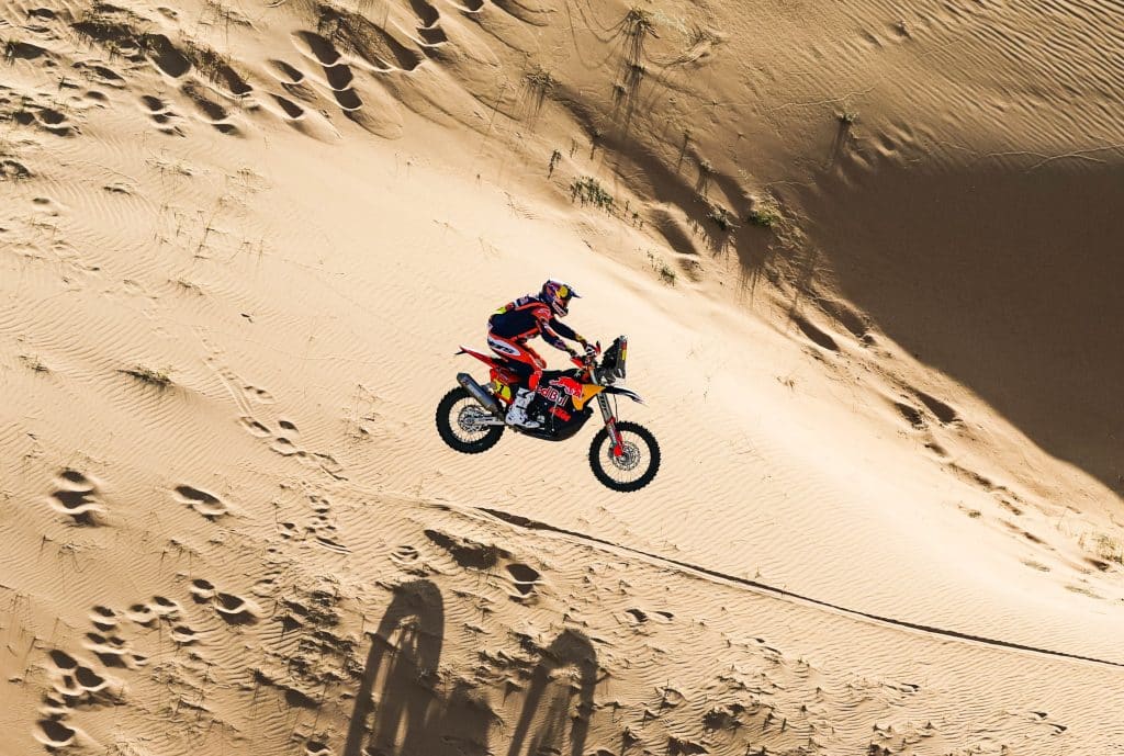 Daniel Sanders comanda las posiciones en motos tras los seis primeros días de competencia.