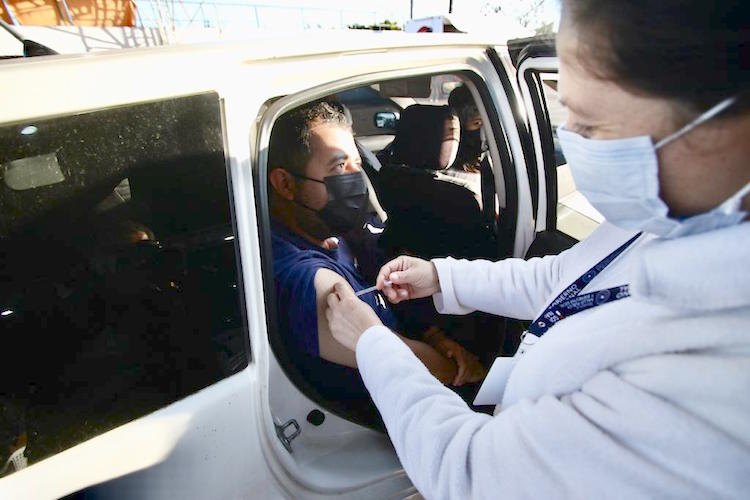 Docentes se vacunaron.