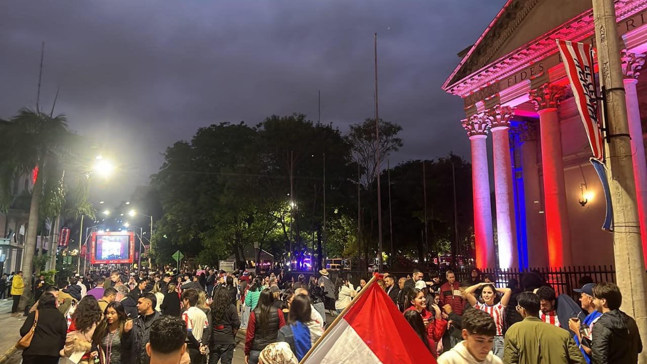 El país se une para alentar a la Albirroja en el Mundial. Foto: Giuline Caballero