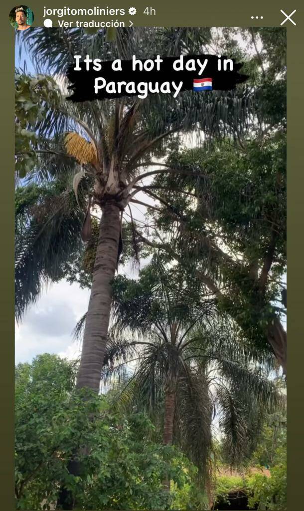 Jorgito Moliniers, reportando el clima de Paraguay para los ingleses, desde su casa.