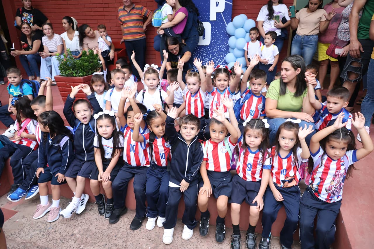 Los niños del Nivel Inicial tienen una infraestructura que es superior a la de otras instituciones, sostuvo la directora de escuela Raúl Peña.
