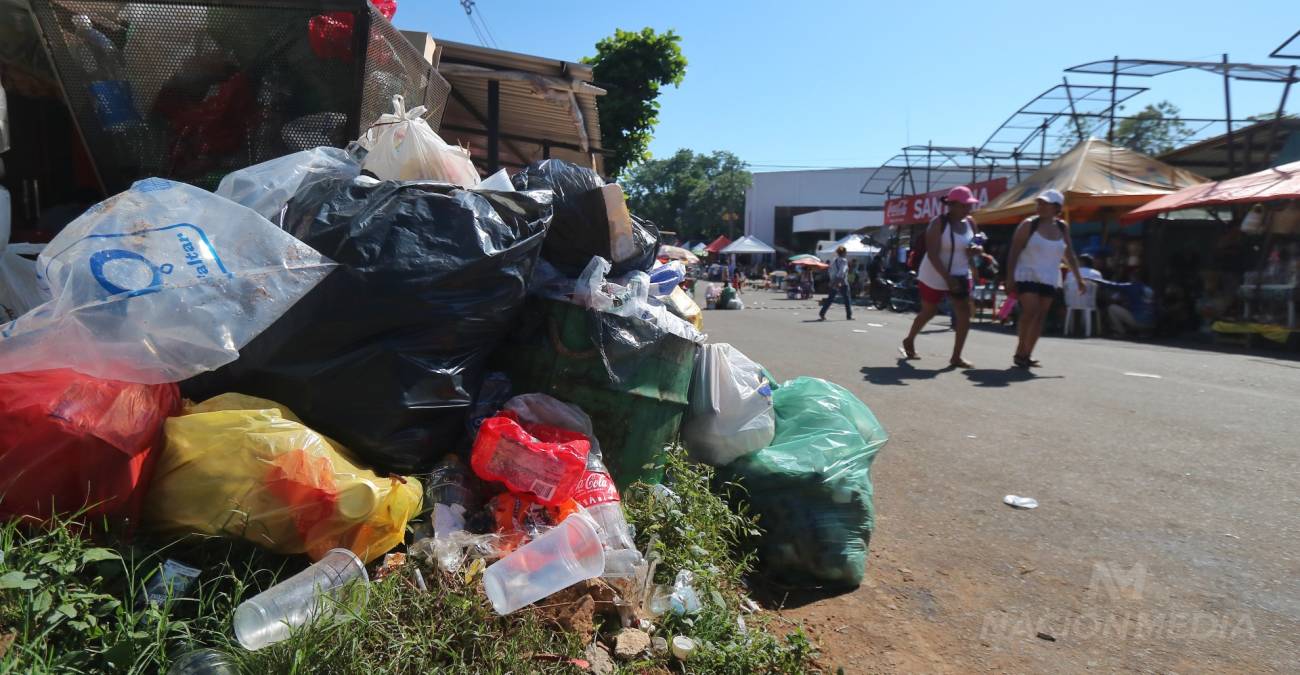 La Secretaría de Emergencia Nacional brindó su apoyo a la Muni local para recoger los desechos. Foto: Christian Meza.