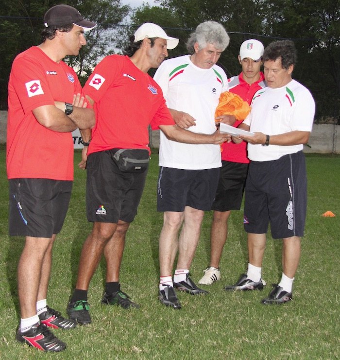 Fue DT en Independiente de Campo Grande, teniendo como asistentes a Fidel Miño, Silvio Acuña y Darío Espínola.